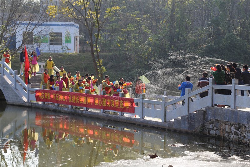 12飞夺泸定桥.jpg