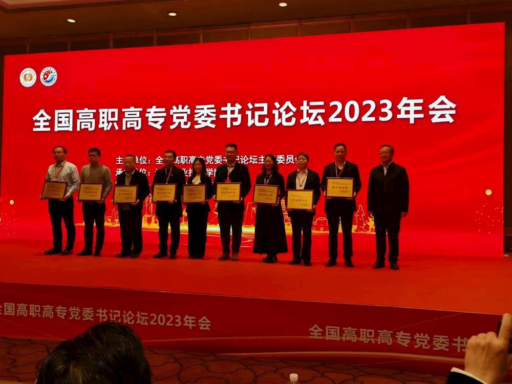 0ca32135a0ba4de6ac567c9eecc09a35.jpg 0ca32135a0ba4de6ac567c9eecc09a35.jpg