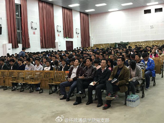 物联网专业学生作品参加软件交会.jpg