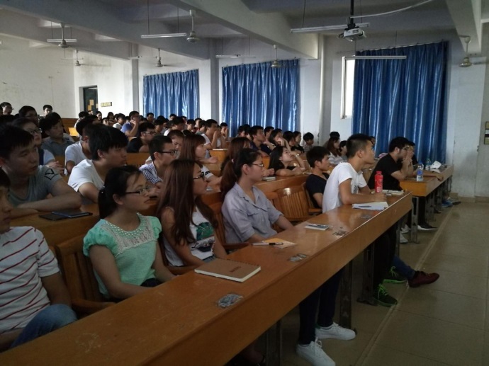 物联网专业学生作品参加软件交会.jpg