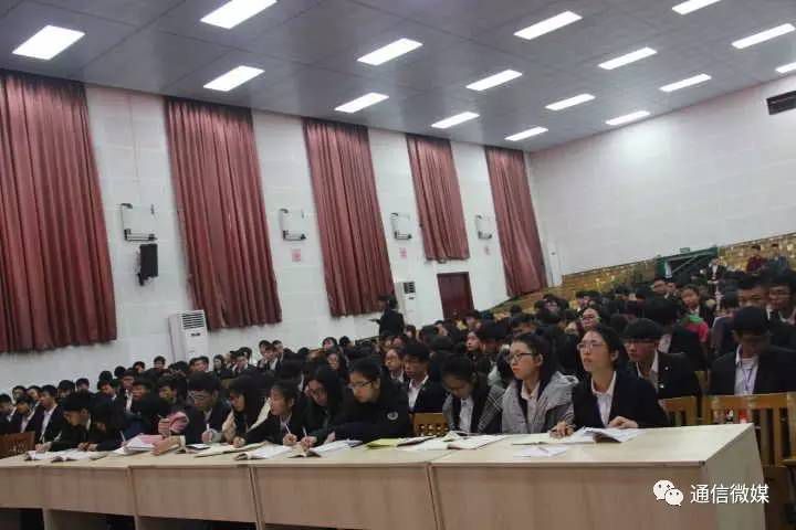 物联网专业学生作品参加软件交会.jpg