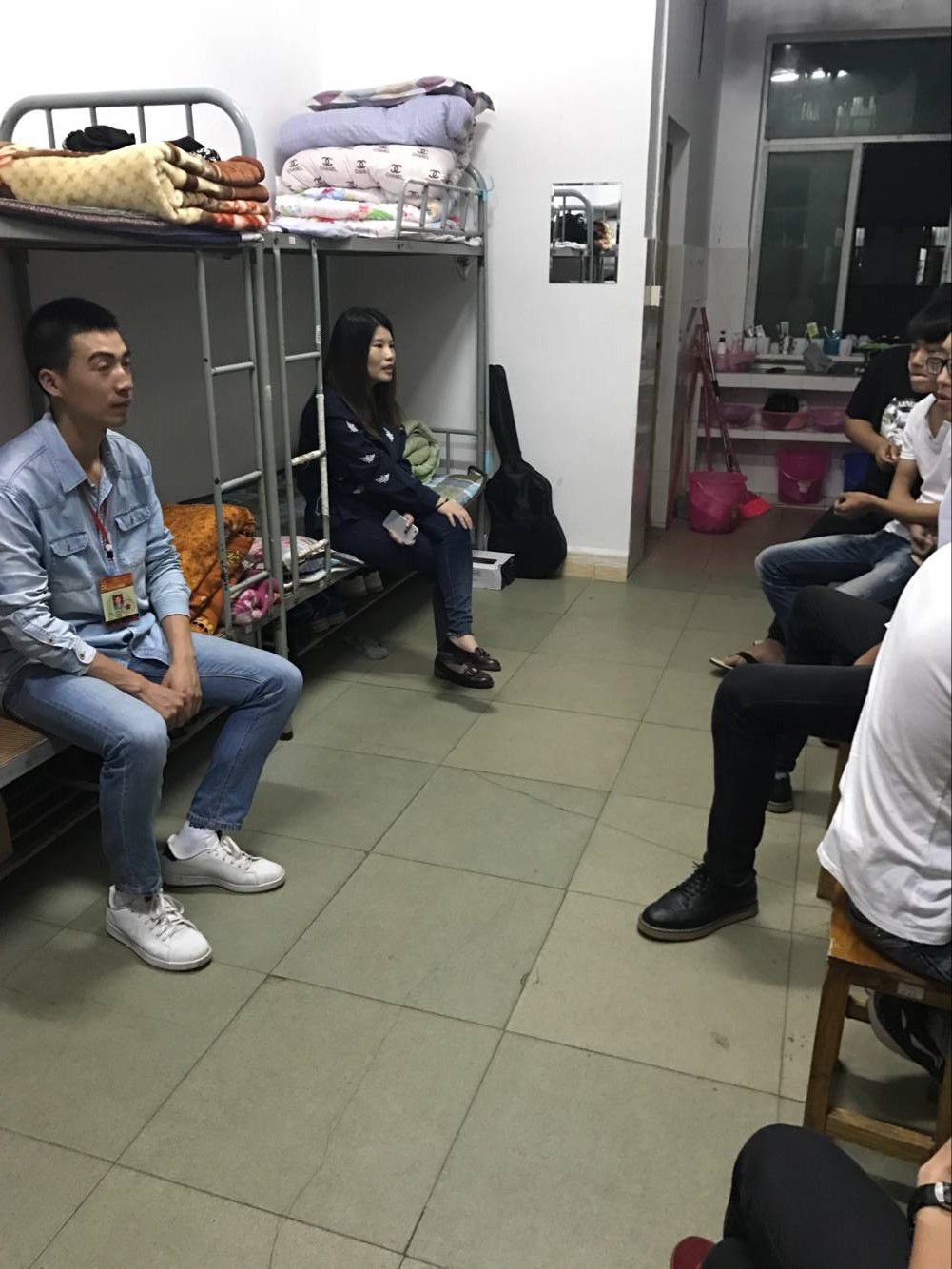 70623900e23af22c1cd5b3ebe51ed64b.jpg 物联网专业学生作品参加软件交会.jpg