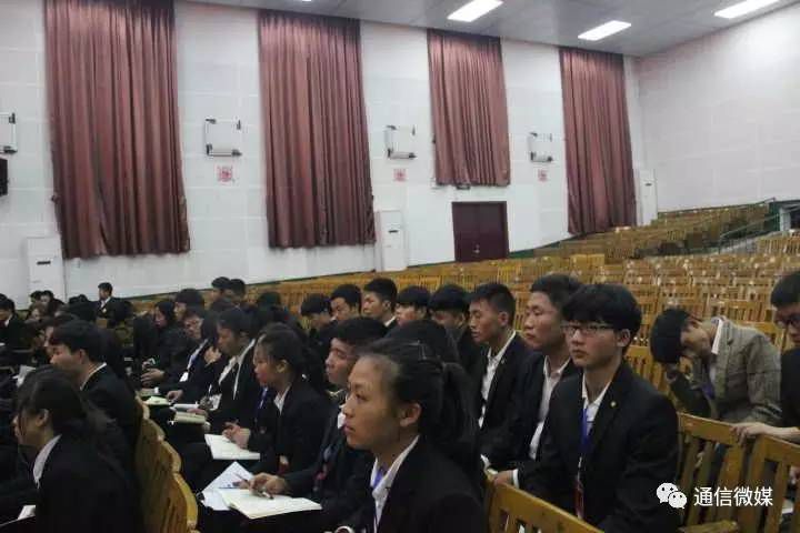 物联网专业学生作品参加软件交会.jpg