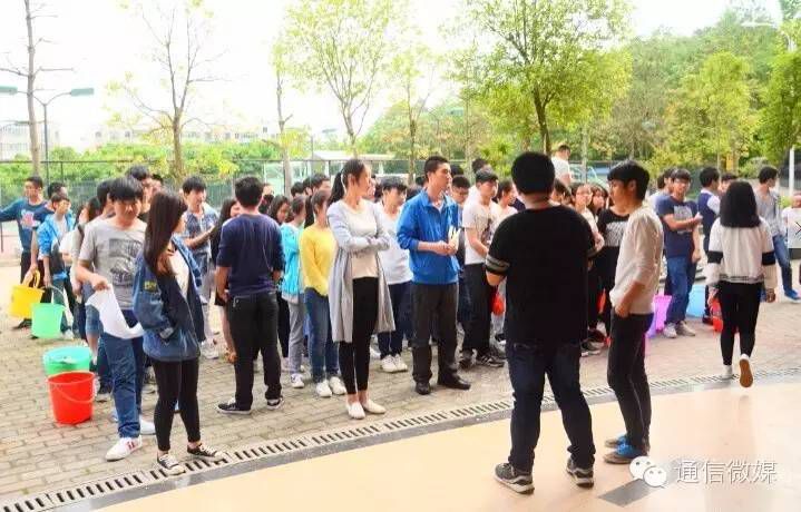 物联网专业学生作品参加软件交会.jpg