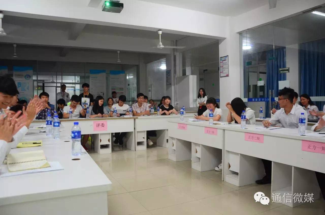 物联网专业学生作品参加软件交会.jpg