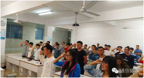 a89244a9a98738ac262f693e28bd7221.jpg 物联网专业学生作品参加软件交会.jpg