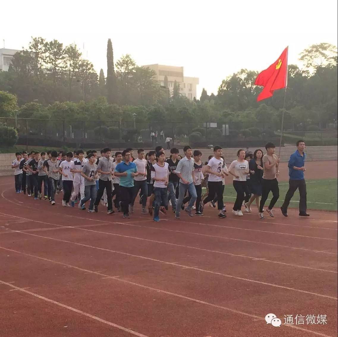 物联网专业学生作品参加软件交会.jpg