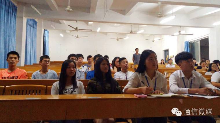 物联网专业学生作品参加软件交会.jpg