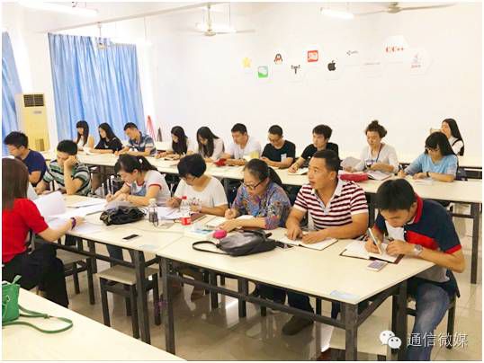 物联网专业学生作品参加软件交会.jpg