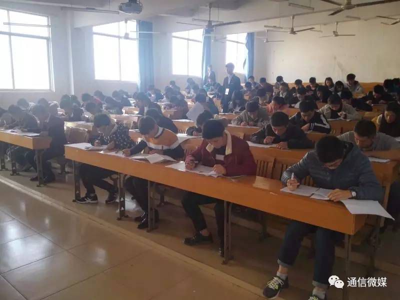物联网专业学生作品参加软件交会.jpg