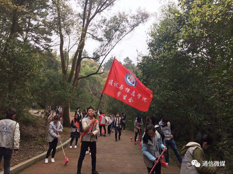 物联网专业学生作品参加软件交会.jpg