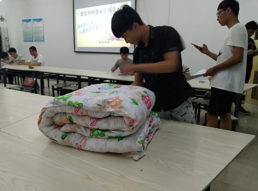 物联网专业学生作品参加软件交会.jpg