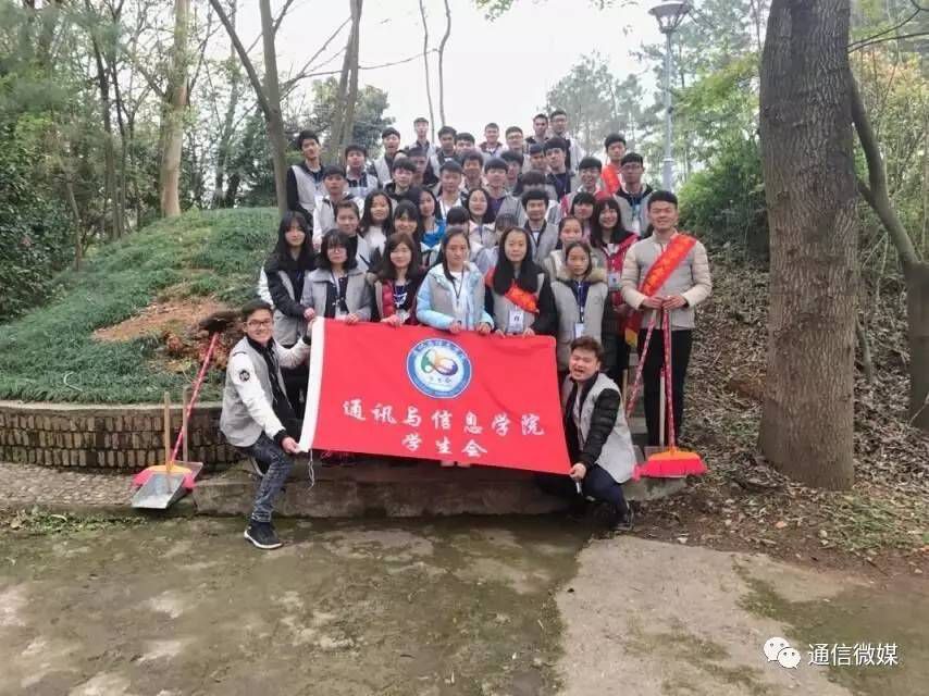 物联网专业学生作品参加软件交会.jpg