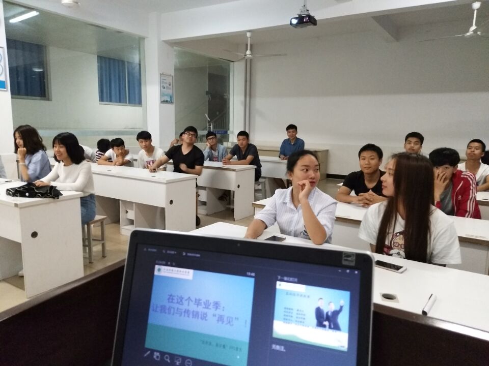 e48c62c6bd016abd698be486f56590d7.jpg 物联网专业学生作品参加软件交会.jpg