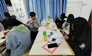 家具学院开展“绣出自己”心理刺绣活动