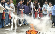 现代家居学院开展消防应急疏散演练