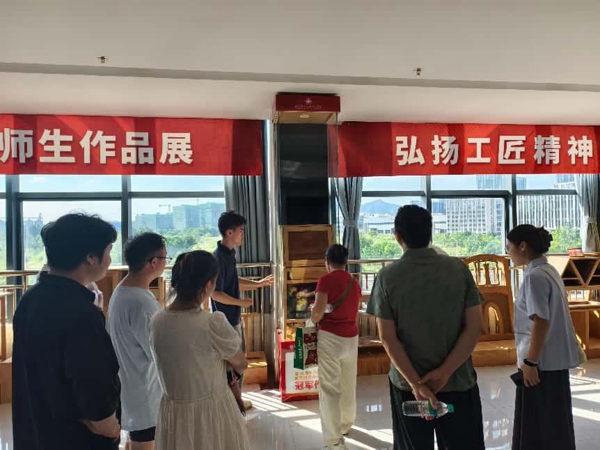 b09a569fd298ddb1e0ed516e5363830