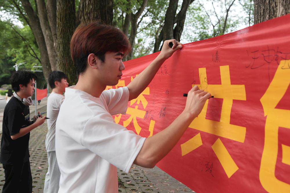 200b67d1cf8b49168359283d51bbce1b.JPG 200b67d1cf8b49168359283d51bbce1b.JPG