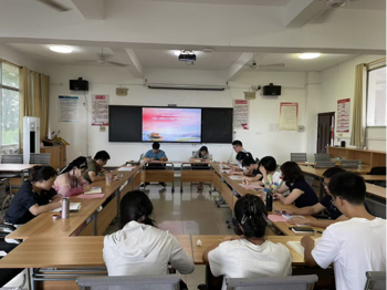 园林专业学生党支部开展专题组织生活